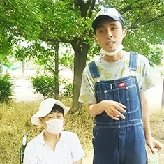 から池に散歩